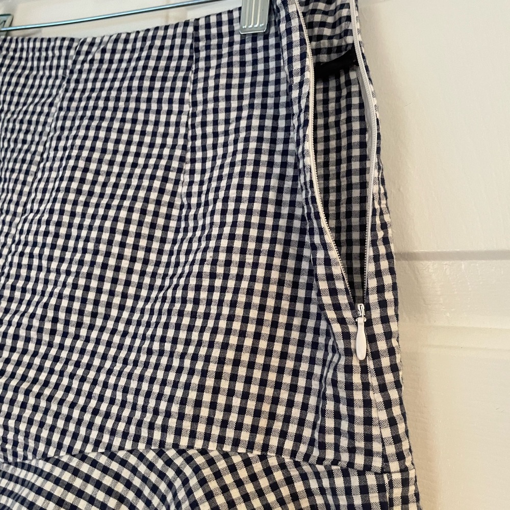 ⭐️SOLD- Zara Women’s Ruffled Gingham Navy and White Shorts - size Medium - Picture 7 of 12